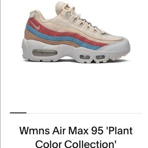 Brand New, never worn, Nike Womens Airmax Sneakers